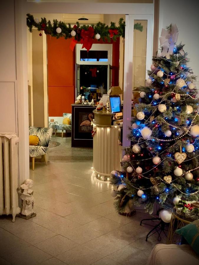 Hotel Nice Viareggio Bagian luar foto