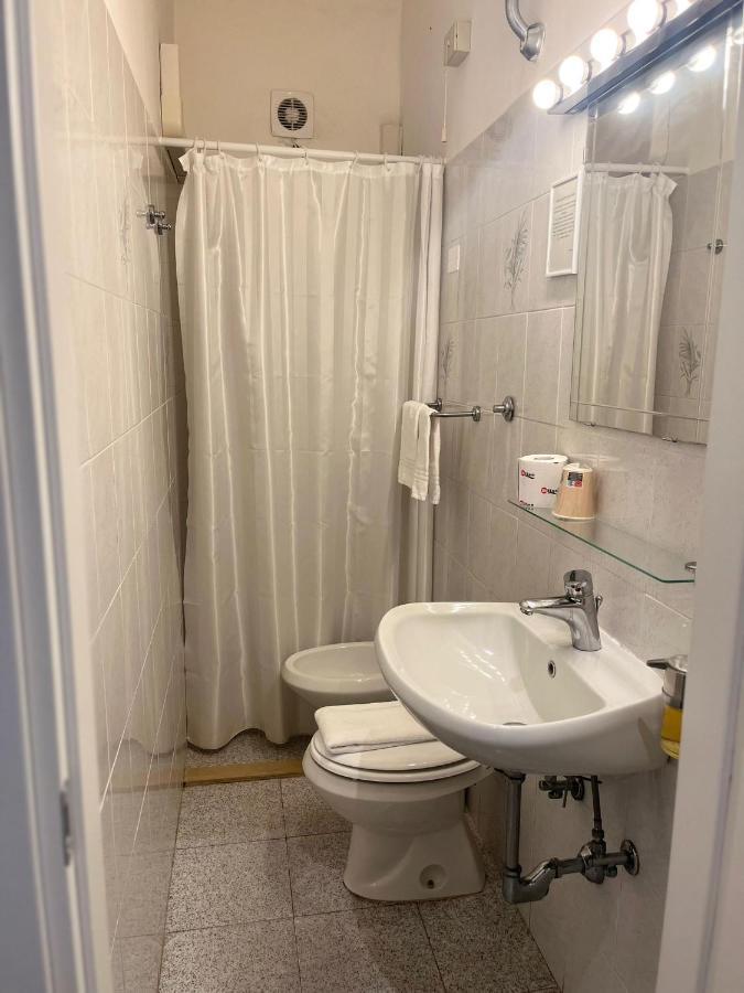 Hotel Nice Viareggio Bagian luar foto