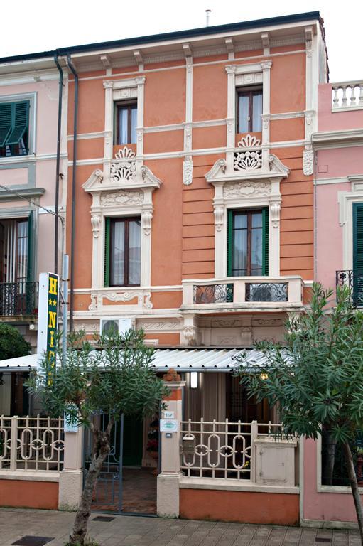 Hotel Nice Viareggio Bagian luar foto