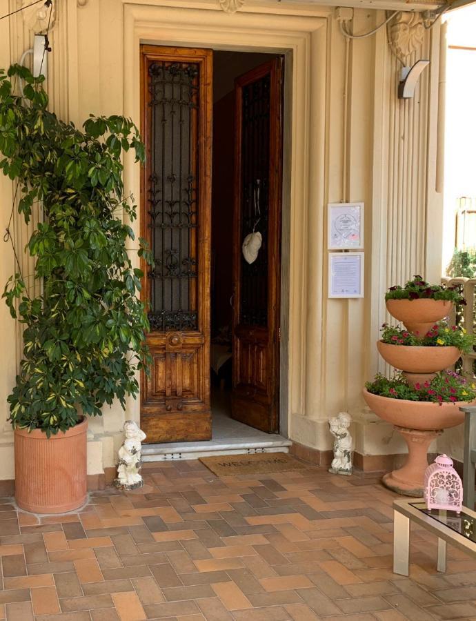 Hotel Nice Viareggio Bagian luar foto